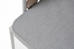 "Диего" стул плетеный из роупа, каркас из стали светло-серый (RAL7035) муар, роуп бежевый круглый, ткань светло-серая