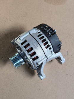 Генератор маз, лаз, Урал дв.ЯМЗ ЕВРО-3 поликлиновой шкив, монокронштейн 28В 75А Автоэлектрика