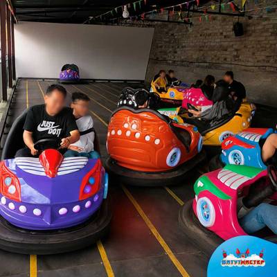 Аттракционная бамперная машинка «Форc-1» с дистанционным управлением и музыкой
