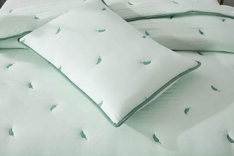 Покрывало 230x250 и 2 наволочки 50х70 Sofi De MarkO Эрика светло-зеленое