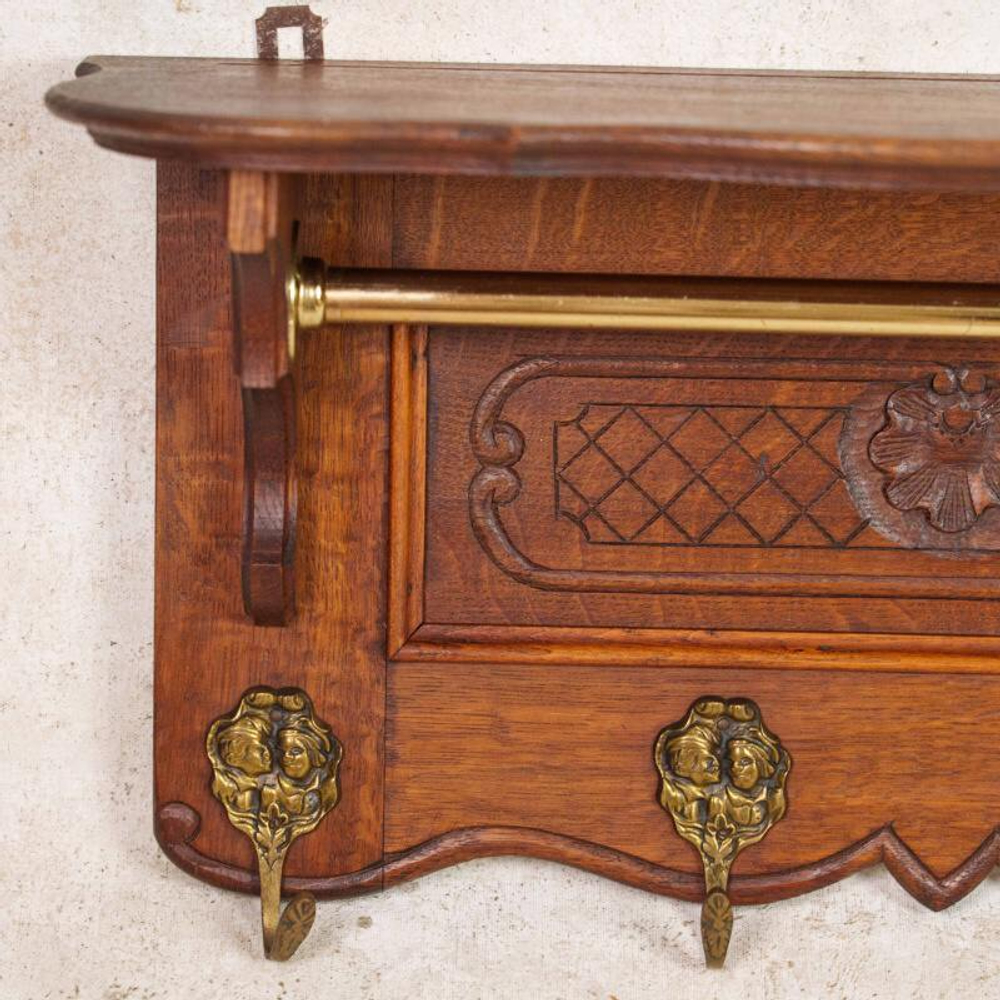 Настенная вешалка в Неоклассическом стиле