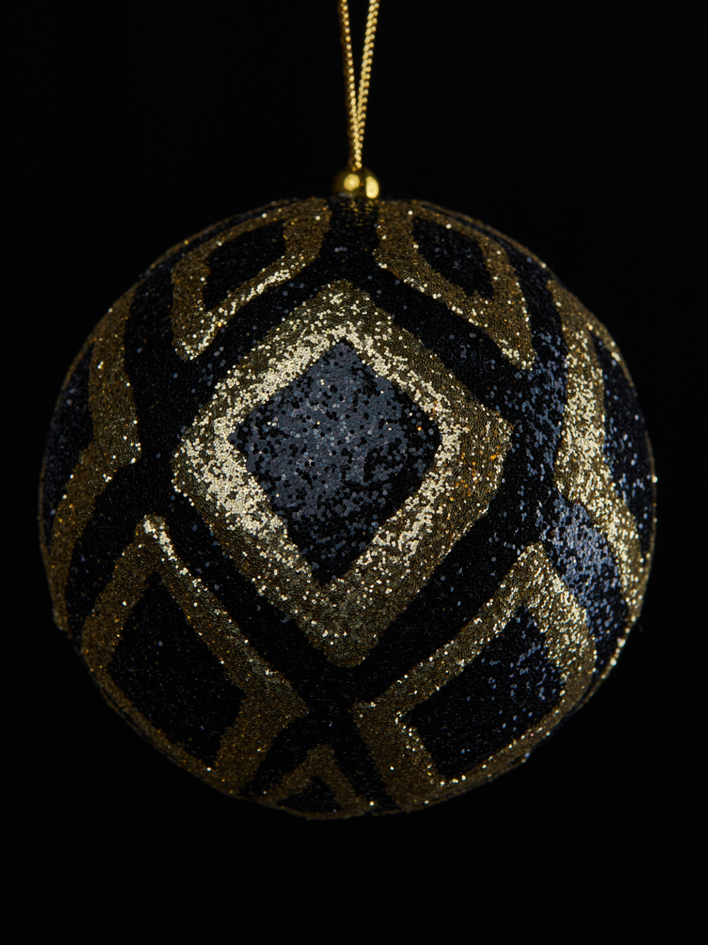 Шар с узором ромб 10см ChristmasDeLuxe черный с золотом