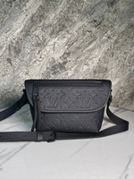 Сумка-мессенджер Louis Vuitton