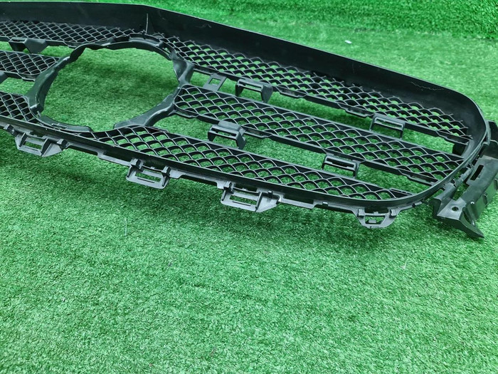 Решетка радиатора Mercedes E W213 (2016-2021)