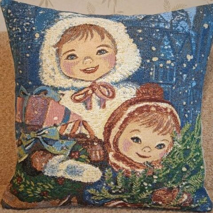 Гобеленовая наволочка "D. ДЕТИ", Россия.