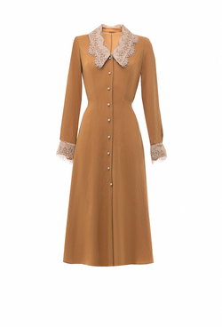Платье с кружевными воротником и манжетами 03-03-24 FW