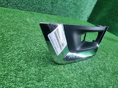 Накладка ПТФ левая Toyota Land Cruiser 300 (21-нв)