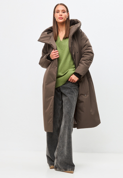 Пальто в минималистичном стиле