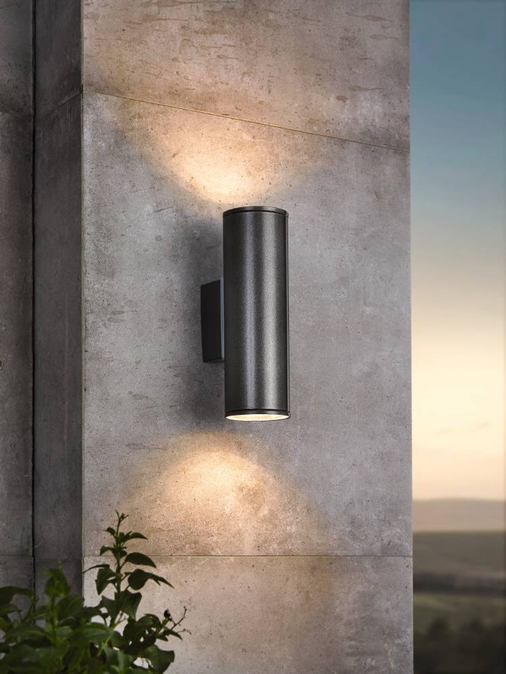 Уличный настенный светильник Eglo RIGA 94103