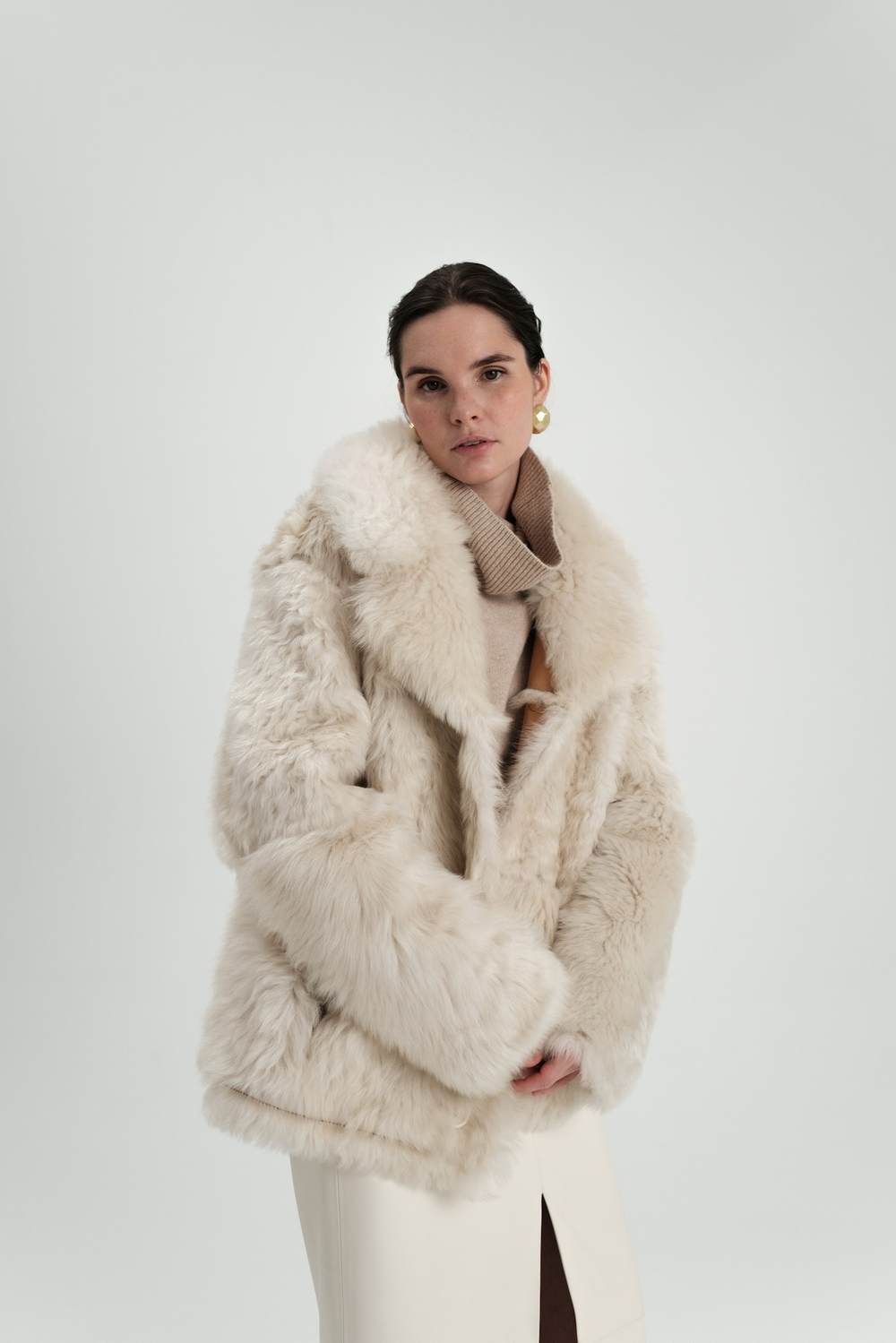 Двусторонняя бежевая шуба-дублёнка