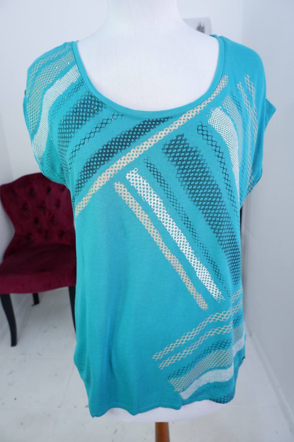 Футболка Esprit комфортная, маркировка М, на 48 размер