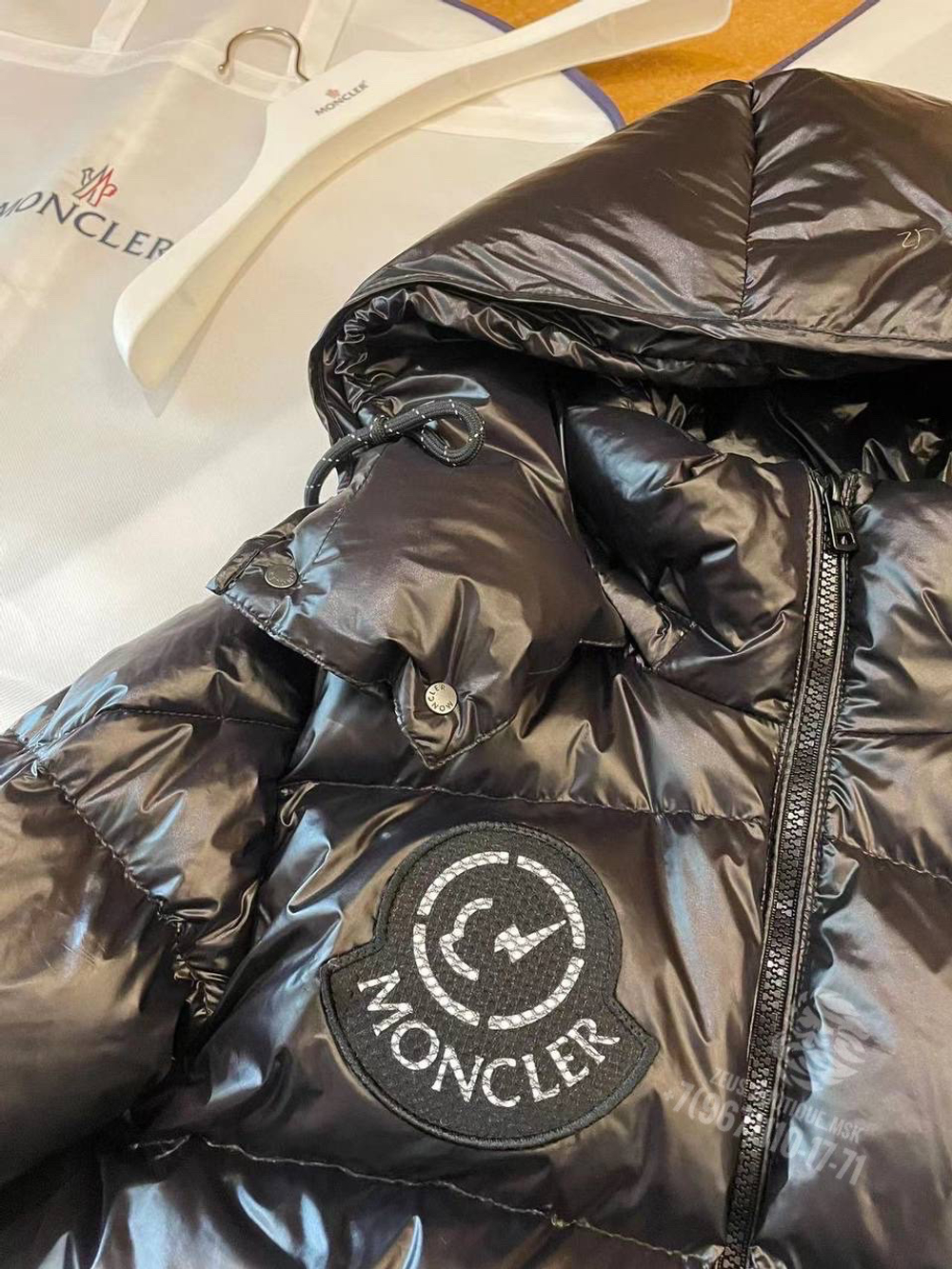 Пуховик Moncler