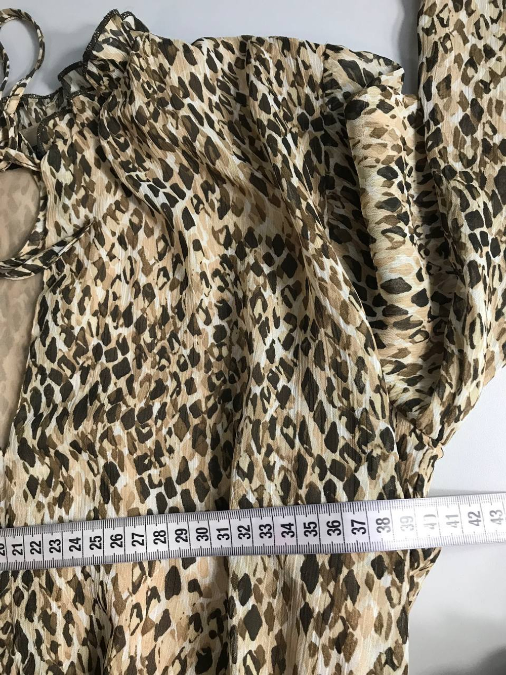 Платье Zara с анималистическим принтом, маркировка XS, визуально 42 размер