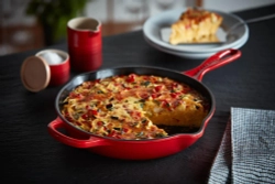 Le Creuset Сковорода Signature 26 см лазурного цвета