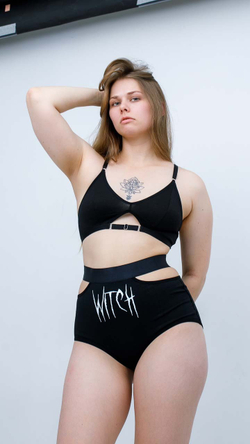 WE'RE BACK, WITCHES Высокие трусы с атласным поясом