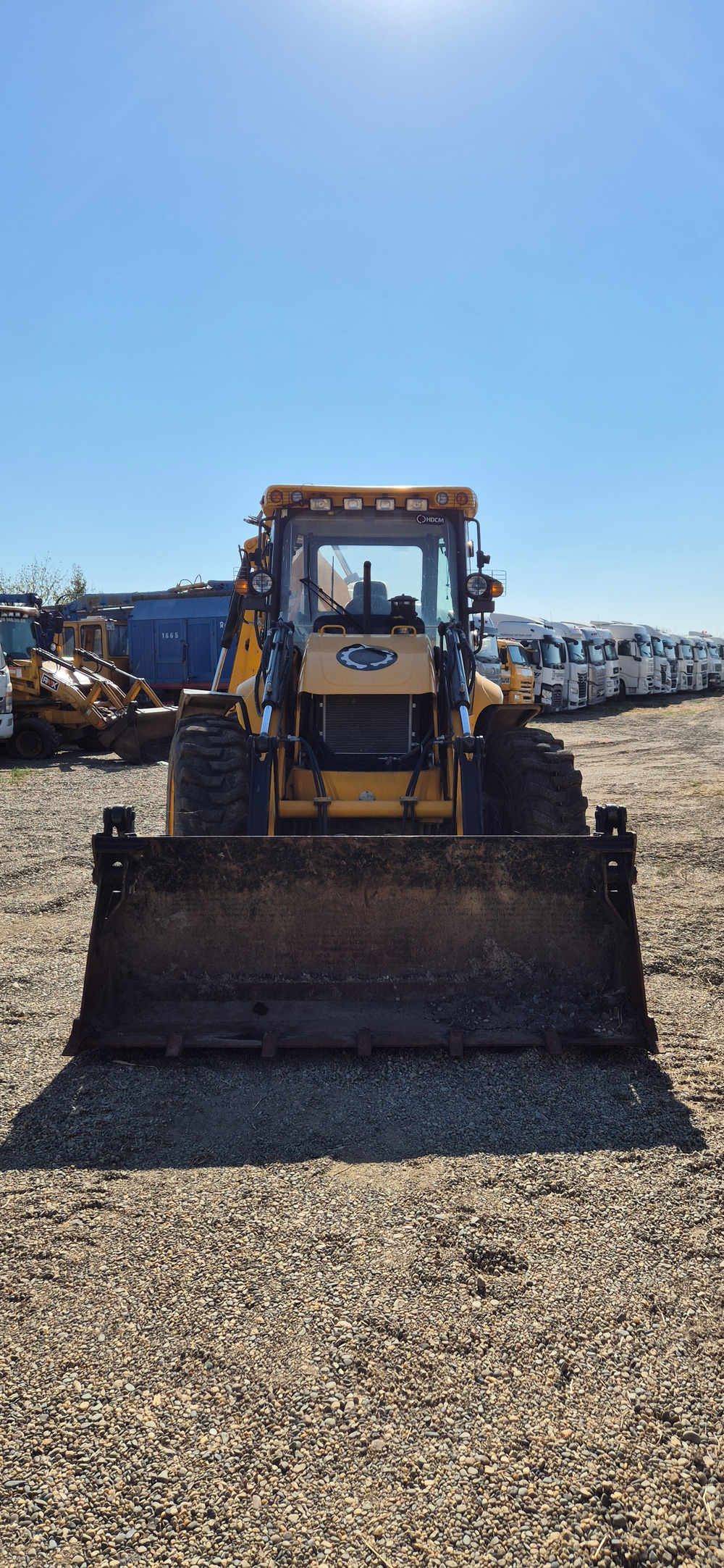 HDCM 4TX Экскаватор-погрузчик 4TX (Дизельный, 6,8 л, 102 л.с., МТ)