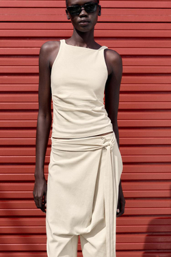 ZARA ТОП ИЗ ТКАНИ С ЭФФЕКТОМ ПОТЕРТОСТИ СО СКЛАДКАМИ, ПЕСОЧНЫЙ