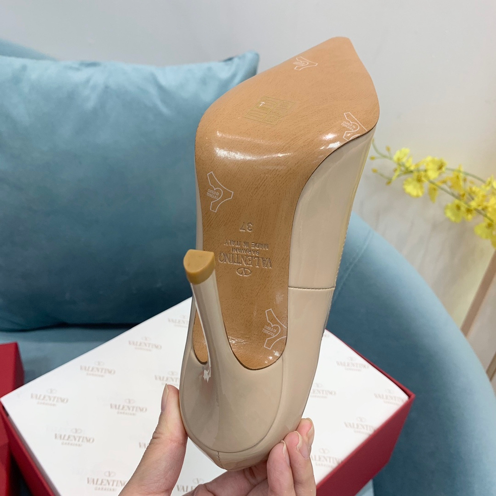 Valentino Tan-Go Pumps