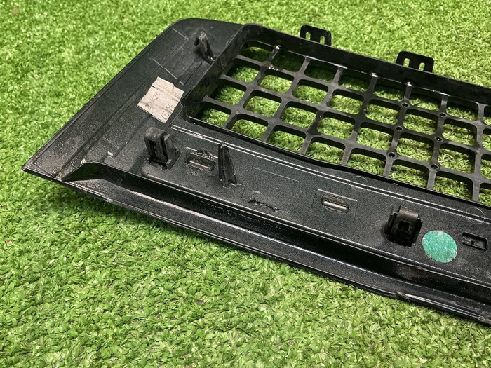 Накладка крыла левая LR Defender 2 L663 (19-нв)