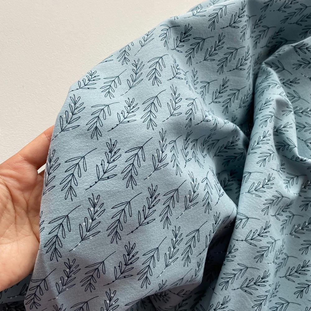 Фланель Веточки с белыми ягодками на пыльном дениме