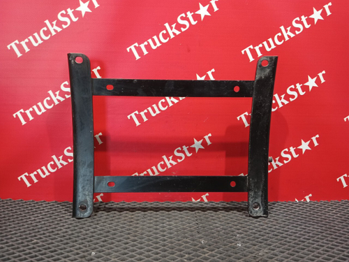 Кронштейн крыла переднего правый