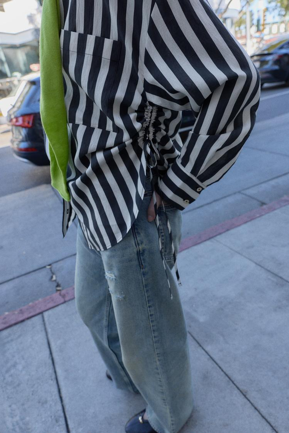 ZARA РУБАШКА В ПОЛОСКУ СО ШНУРКАМИ ПО БОКАМ, ЭКРЮ/ЧЕРНЫЙ