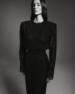 Блуза из черного кружева