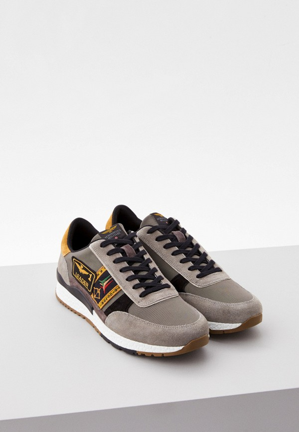 Кроссовки муж. AERONAUTICA 202 серый нашивки