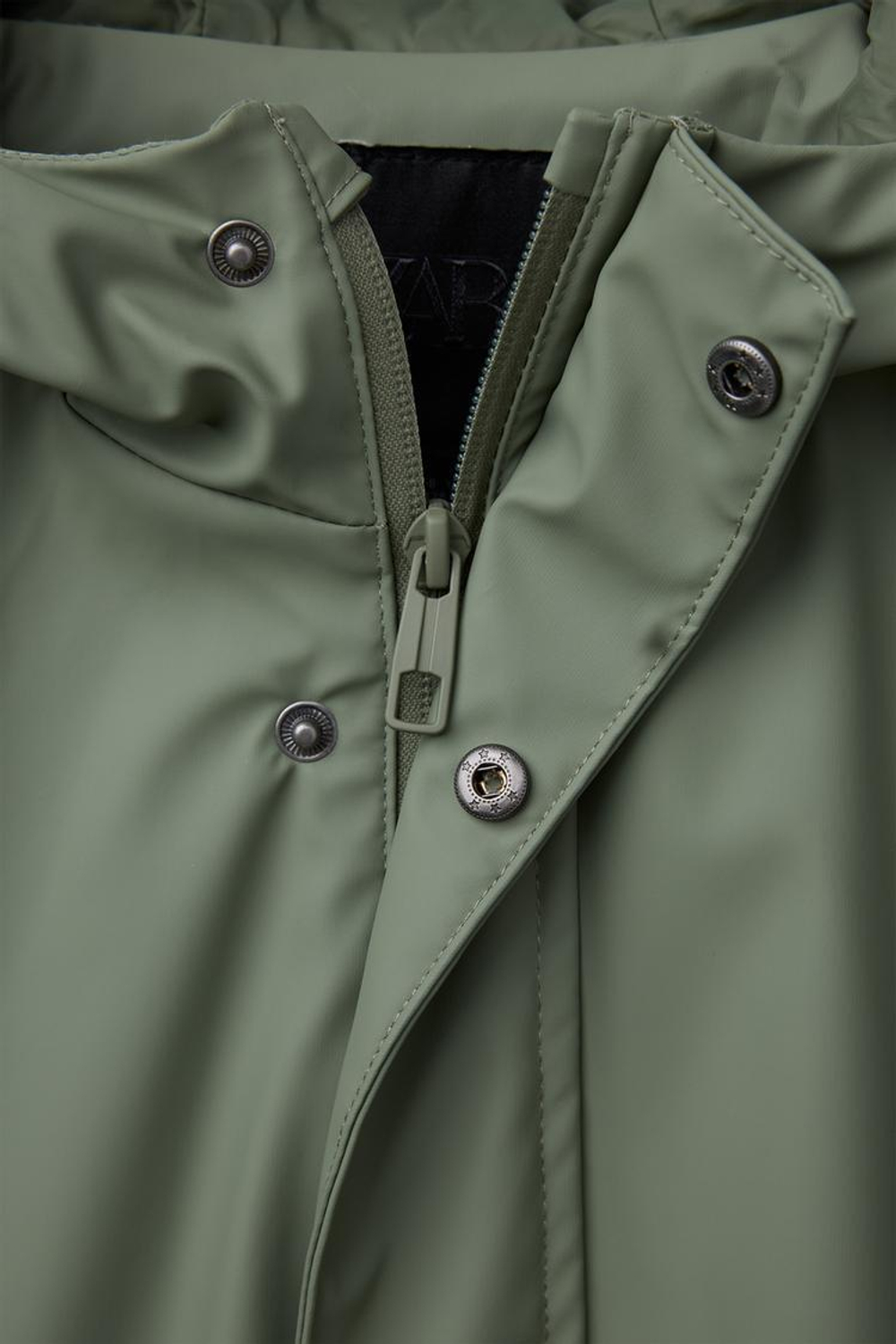 ZARA ПРОРЕЗИНЕННАЯ ВОДОНЕПРОНИЦАЕМАЯ ПАРКА, ЗЕЛЕНЫЙ