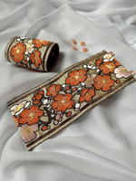 Браслеты-манжеты оранжевые и розовые цветы на бежевом фоне, Италия