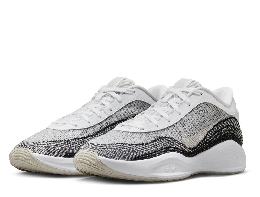 Баскетбольные кроссовки  Nike G.T. Hustle Academy White/Light Bone-Black