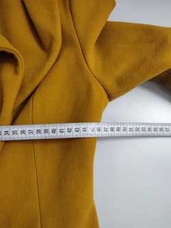 Пальто adL шафранового цвета 46 размер