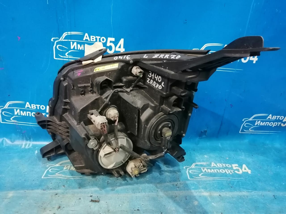 Фара передняя правая TOYOTA VOXY 2008