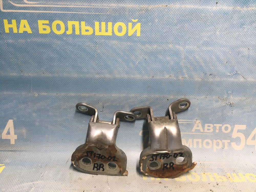 Петля двери задней правой TOYOTA CARINA 1991