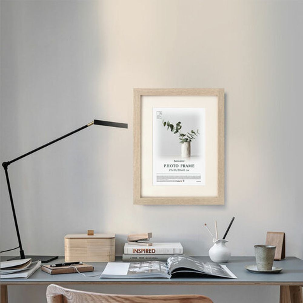 Рамка 30х40 см с паспарту 21х30 см, небьющаяся, багет 26 мм, МДФ, BRAUBERG "Ambassador", цвет дуб, 391369