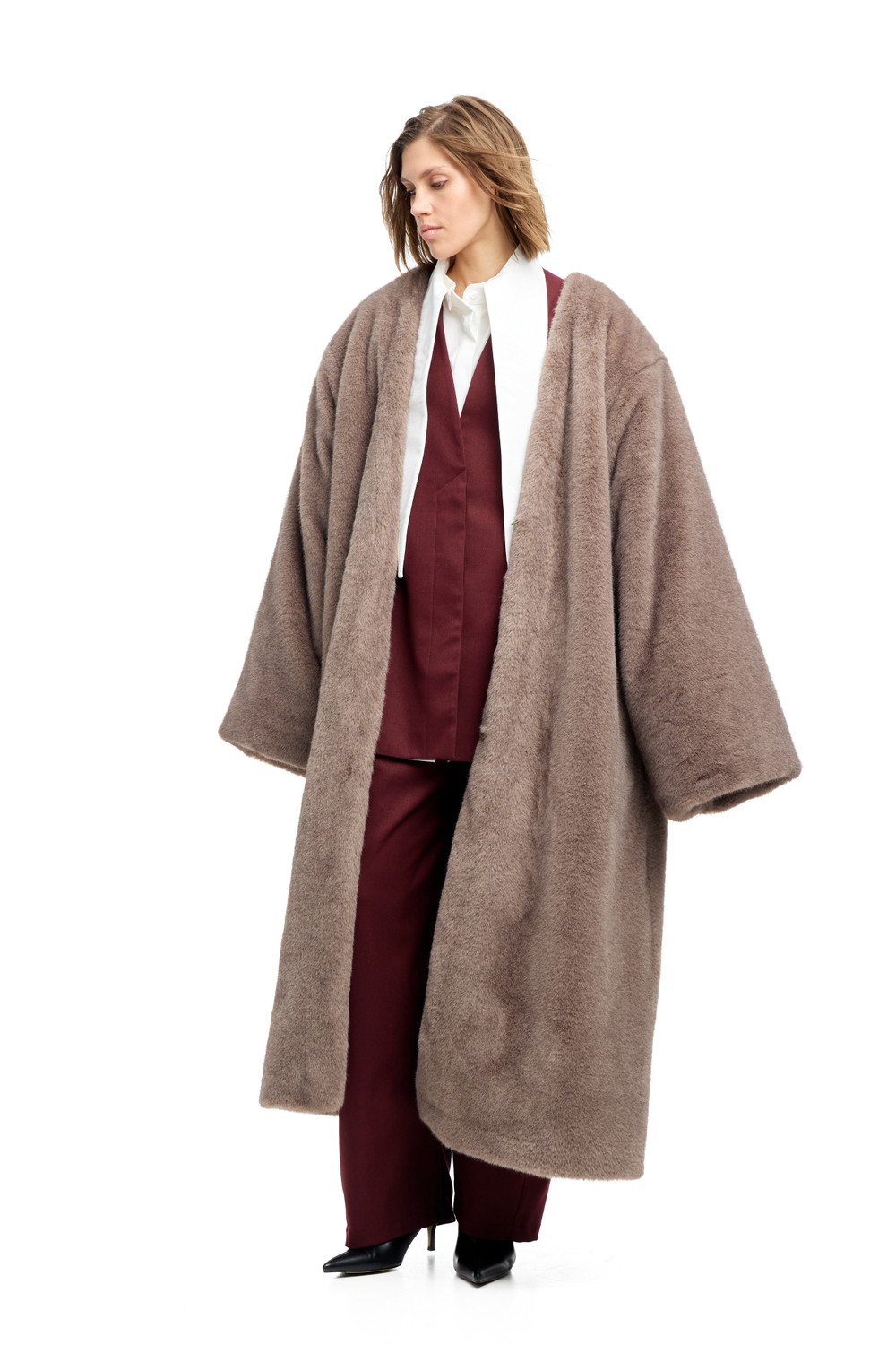 Шуба длинная с манишкой COMEBACK Brown