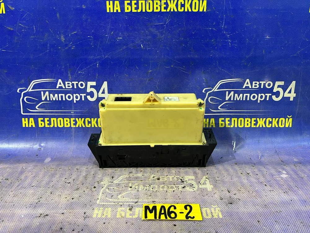 Блок управления климат-контролем Honda DOMANI 1995