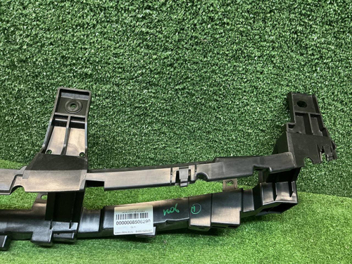 Кронштейн решетки радиатора Knewstar 001 (24-нв)