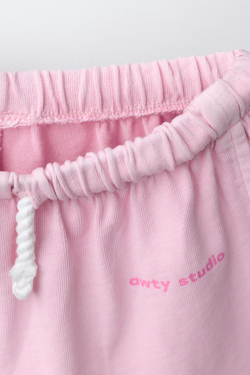 ZARA КОМПЛЕКТ ИЗ ФУТБОЛКИ И ШОРТОВ-БЕРМУДОВ, ЦВЕТ РОЗОВОГО ДЕРЕВА