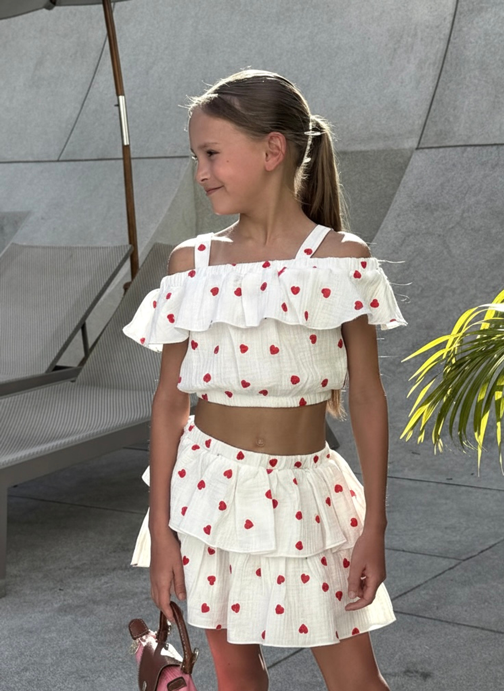 Костюм из муслина топ и юбка-шорты «Алые сердечки»