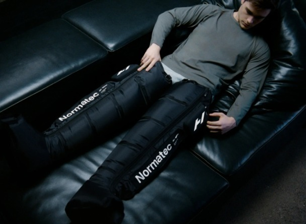 Система динамического сжатия воздуха для прессотерапии ног Hyperice Normatec Premier