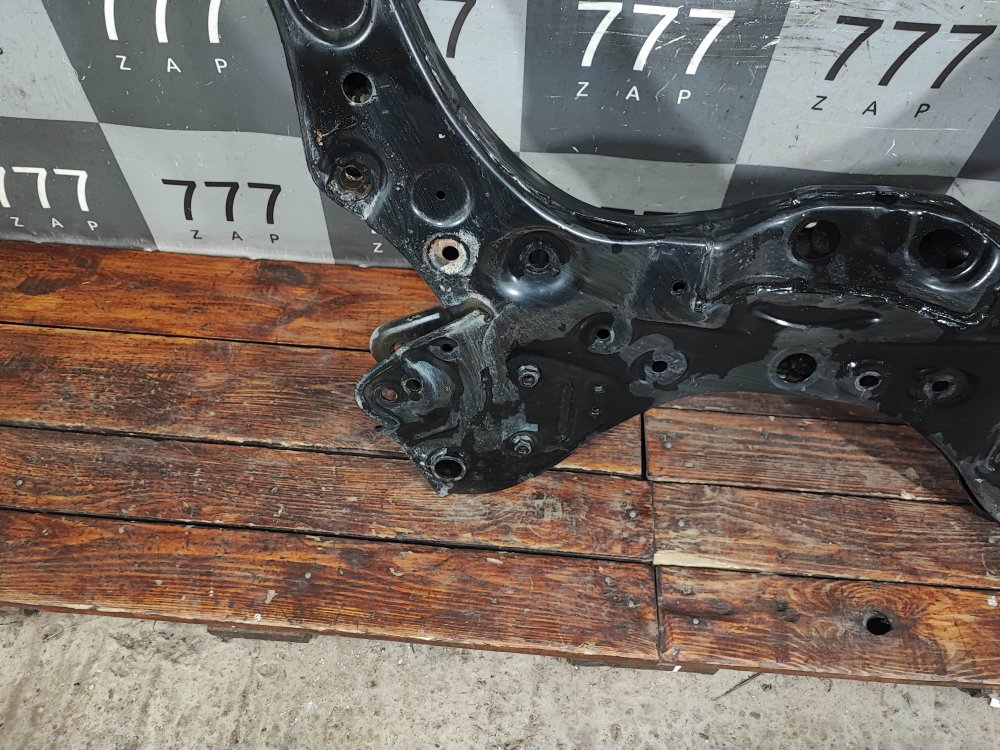 Подрамник передний Toyota RAV4 V 50 Оригинал целый 5110030880