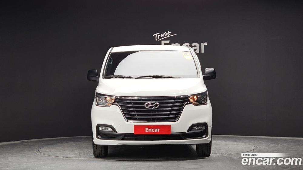 Hyundai The New Grand Starex Van 3-х местный (06.2020)