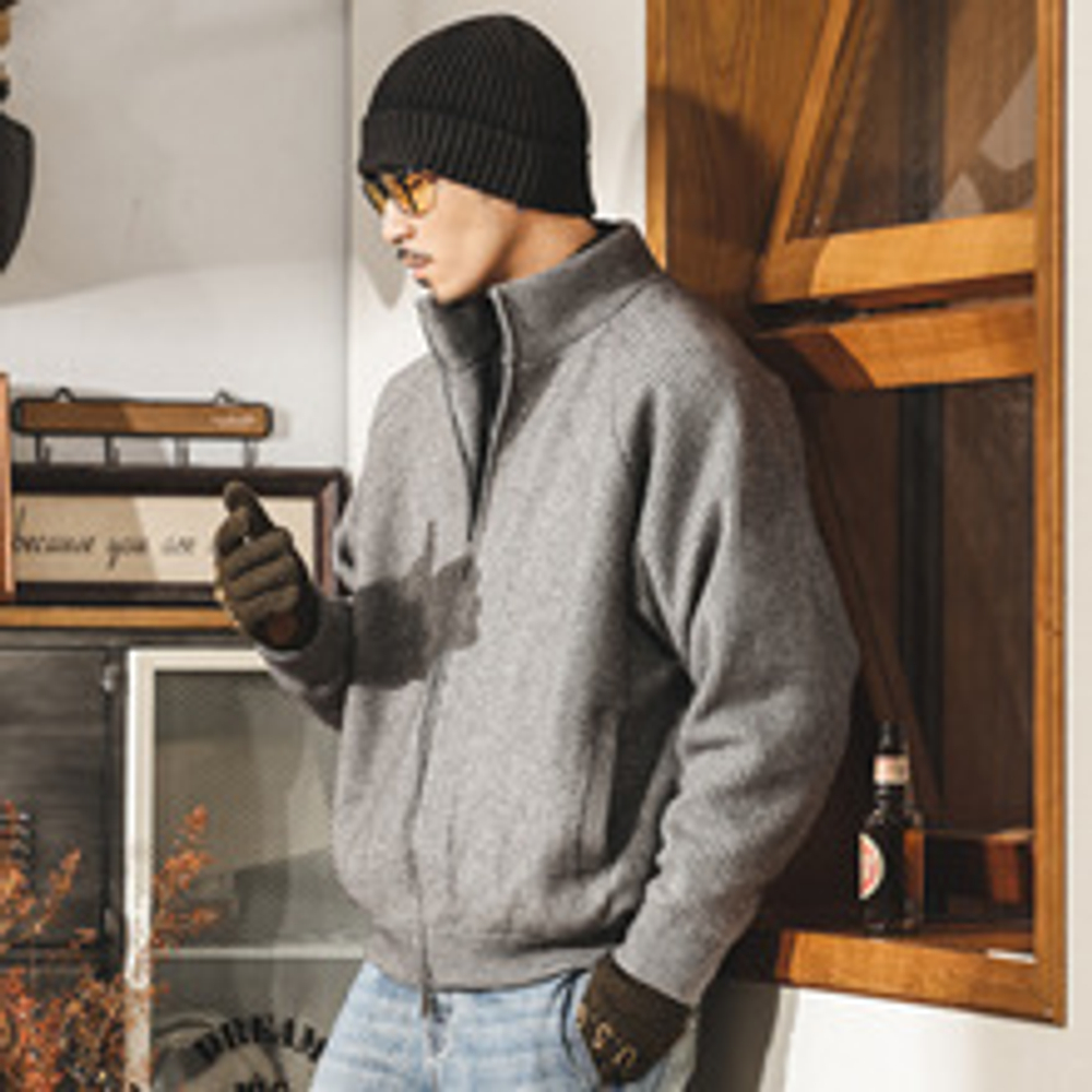 Вязаный шерстяной морозостойкий теплый пуховик для мужчин.