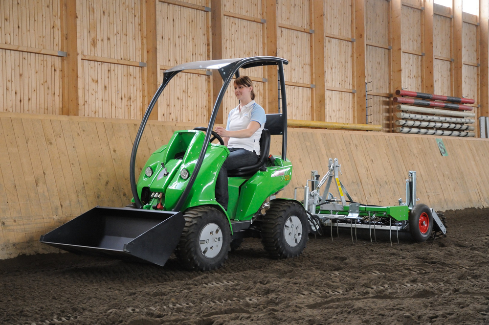 AVANT 200 — КОМПАКТНЫЙ МИНИ-ПОГРУЗЧИК