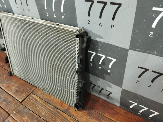 Радиатор двигателя Mercedes W213 W222 X253 Б/У Оригинал A0995003303