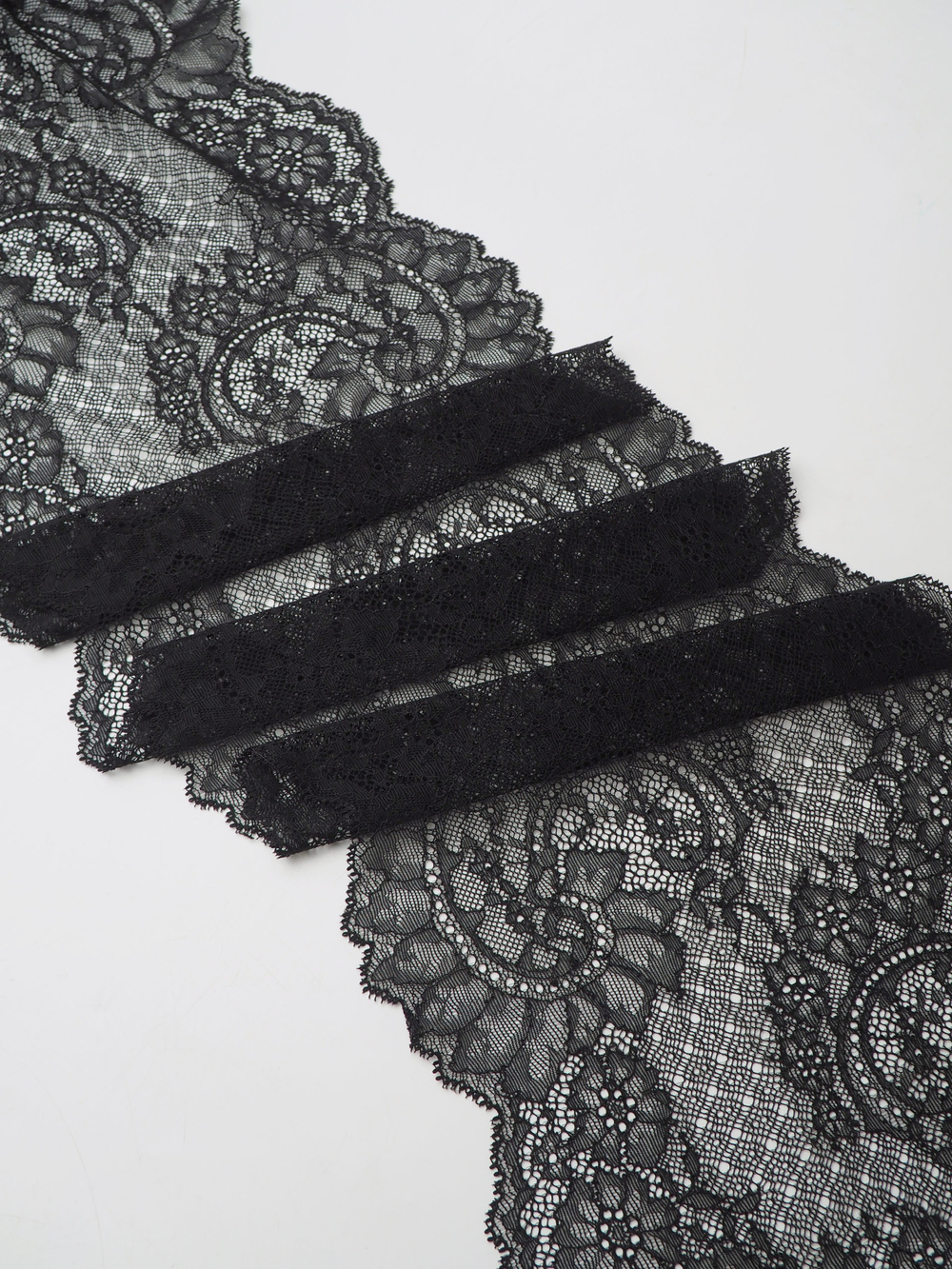 Кружево шантильи эластичное черное ширина 22 см ОТРЕЗ 1 м