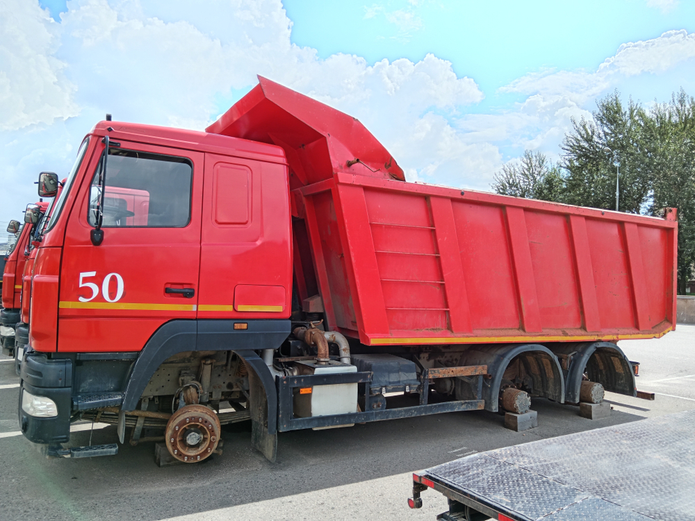 МАЗ 6501* 6x4 Самосвал 650128-8520-000 (Дизельный, 11,6 л, 423 л.с., МТ)