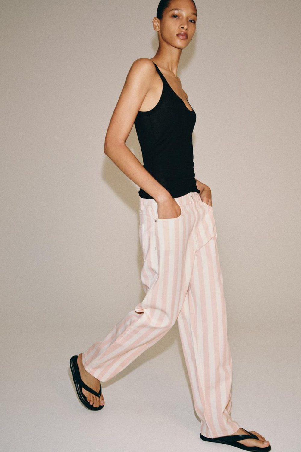 ZARA ЗАУЖЕННЫЕ ДЖИНСЫ В ПОЛОСКУ СО СРЕДНЕЙ ПОСАДКОЙ — ZW COLLECTION, ПОЛОСКИ