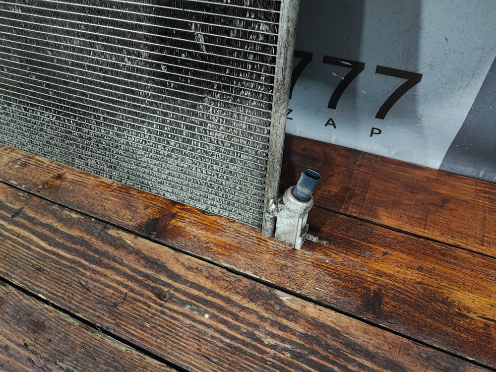 Радиатор кондиционера Mercedes E W213, C W205 БУ Оригинал A0995000454